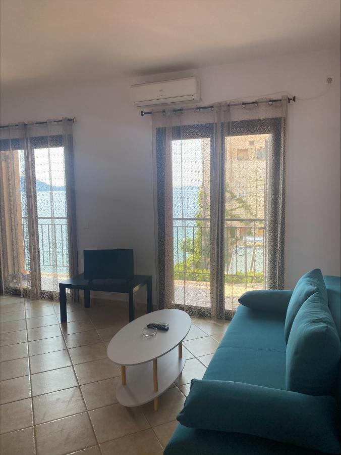 Alexis Apartments Pylos Exterior photo