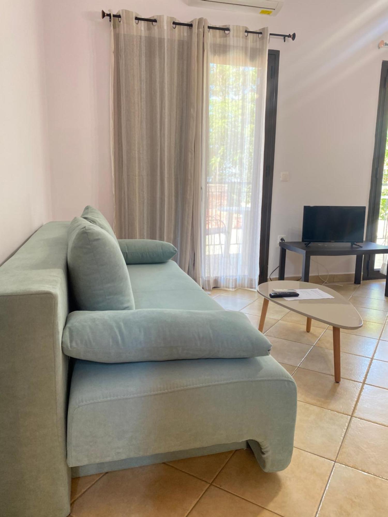 Alexis Apartments Pylos Exterior photo